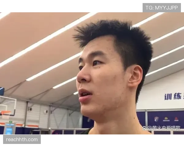 郭昊文那家伙连吃个快餐都能像开发布会一样讲究,谁受得了? 郭昊文那家伙连吃个快餐都能像开发布会一样讲究,谁受得了?